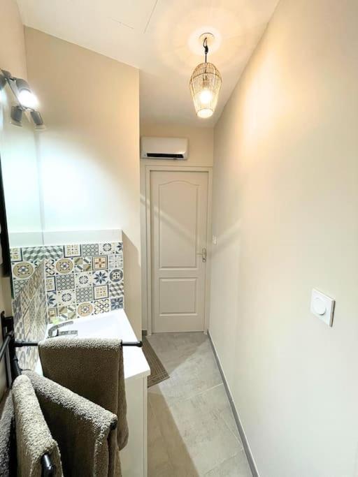 Studio Bien Equipe A 2 Pas De La Gare Béziers Exteriér fotografie
